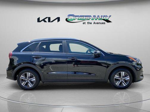 2022 Kia Niro LXS