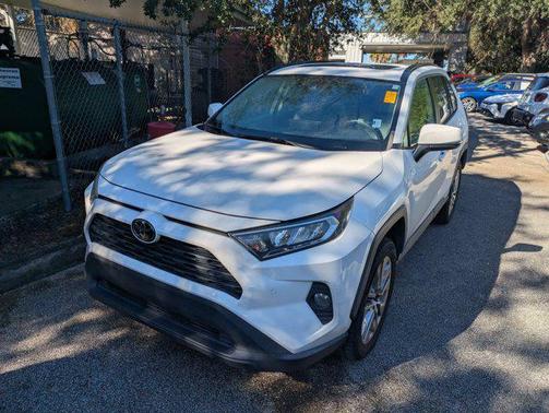 2019 Toyota RAV4 XLE Premium