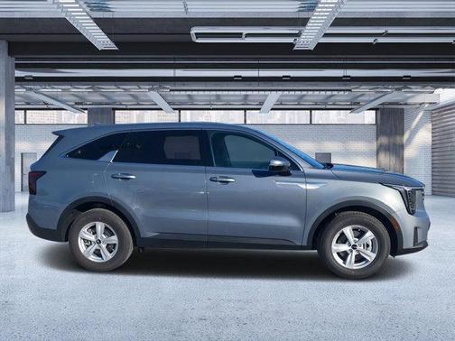 2025 Kia Sorento LX
