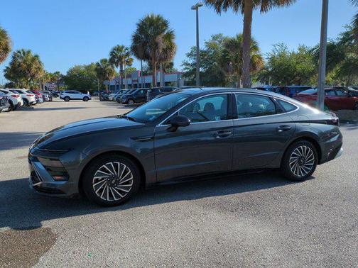 2024 Hyundai SONATA Hybrid Limited