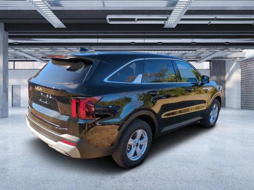 2025 Kia Sorento LX