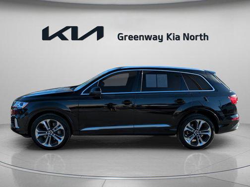2022 Audi Q7 55 Premium Plus