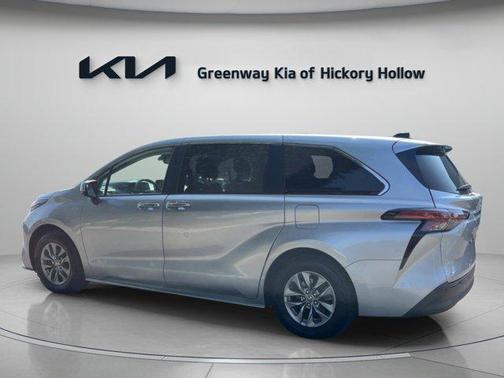 2022 Toyota Sienna XLE