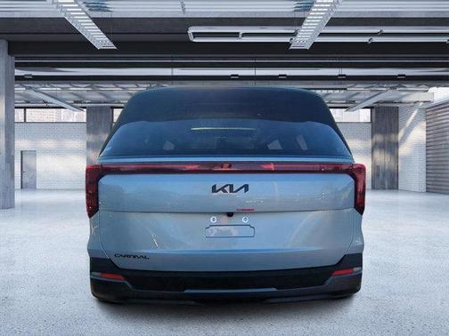 2025 Kia Carnival SX