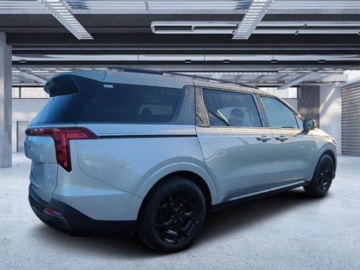 2025 Kia Carnival SX