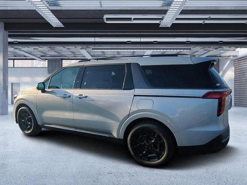 2025 Kia Carnival SX