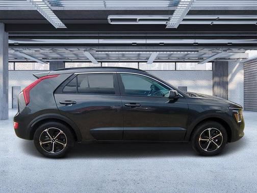 2025 Kia Niro LX