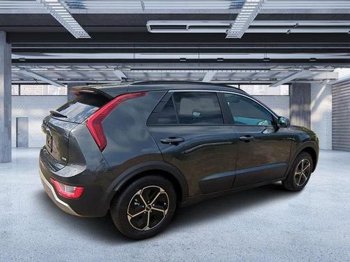 2025 Kia Niro LX