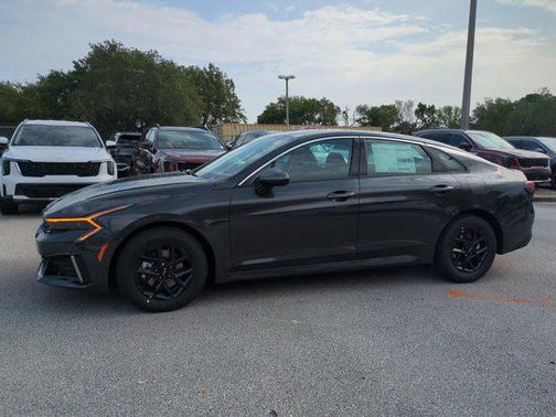 2025 Kia K5 LXS