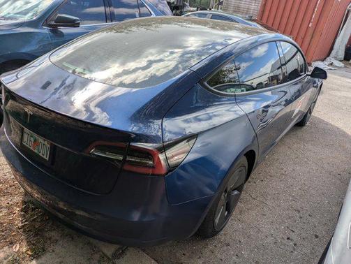 2022 Tesla Model 3 Standard Range