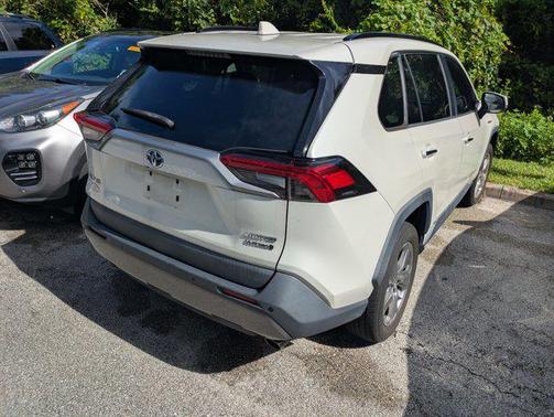 2020 Toyota RAV4 Hybrid SE