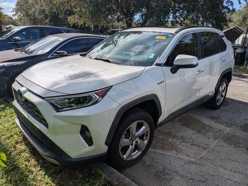 2020 Toyota RAV4 Hybrid SE