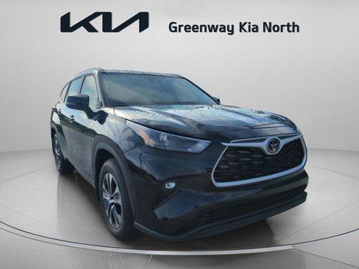 2025 Toyota Highlander XLE