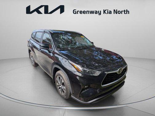 2025 Toyota Highlander XLE