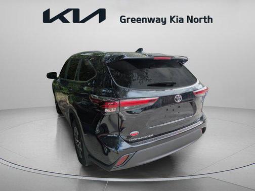 2025 Toyota Highlander XLE