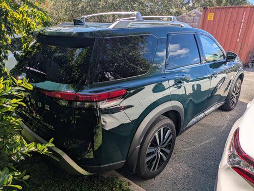 2024 Nissan Pathfinder Platinum 4WD