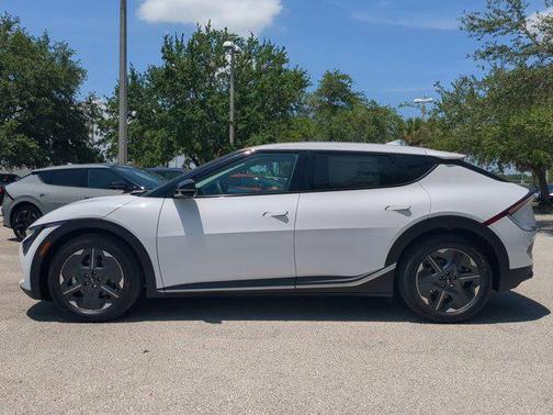 2025 Kia EV6 Light