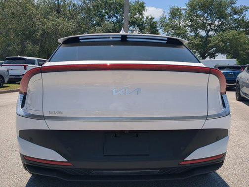 2025 Kia EV6 Light