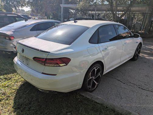 2021 Volkswagen Passat 2.0T R-Line