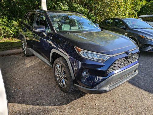2020 Toyota RAV4 XLE Premium