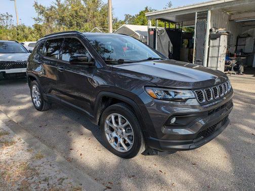 2024 Jeep Compass Latitude Lux