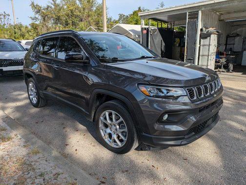2024 Jeep Compass Latitude Lux