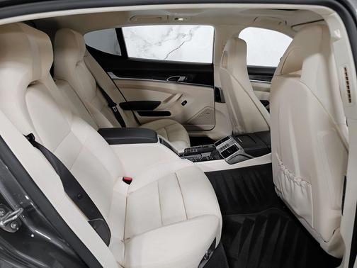 2015 Porsche Panamera Turbo Executive
