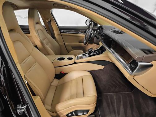 2017 Porsche Panamera Turbo