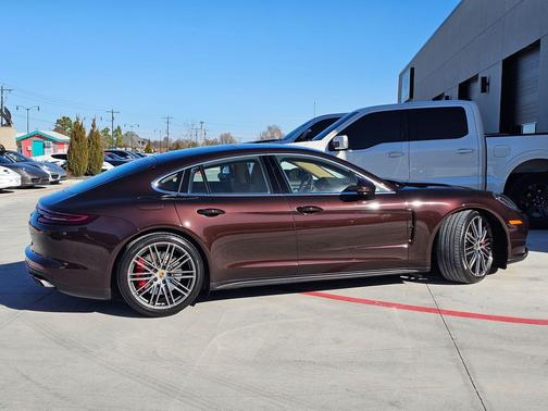 2017 Porsche Panamera Turbo