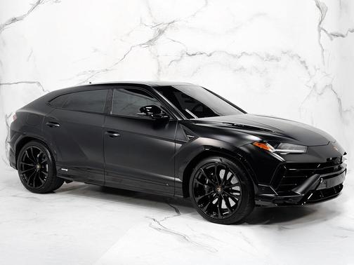 Black 2023 Lamborghini Urus S