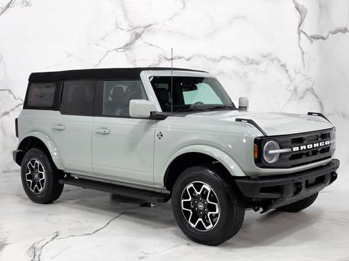 Cactus Gray 2024 Ford Bronco Outer Banks