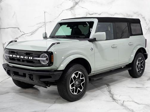 Cactus Gray 2024 Ford Bronco Outer Banks