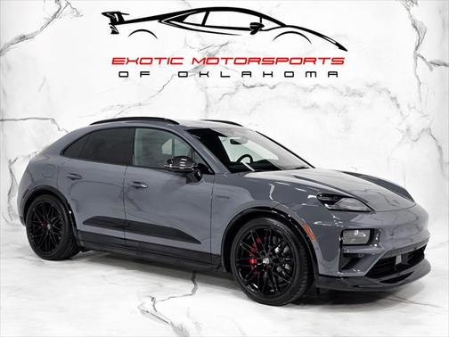 2025 Porsche Macan Turbo