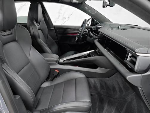 2025 Porsche Macan Turbo
