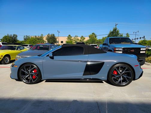 Kemora Gray Metallic/Black Roof 2022 Audi R8 V10 performance RWD S tronic