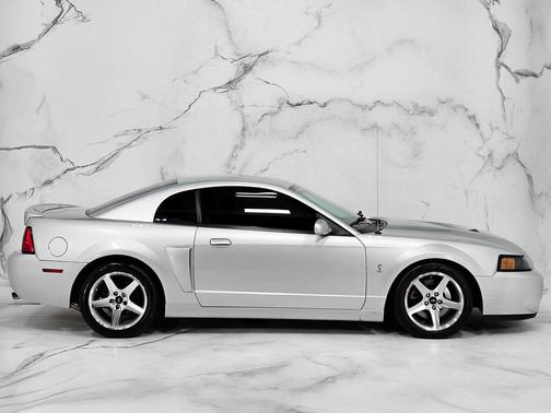 2004 Ford Mustang SVT Cobra