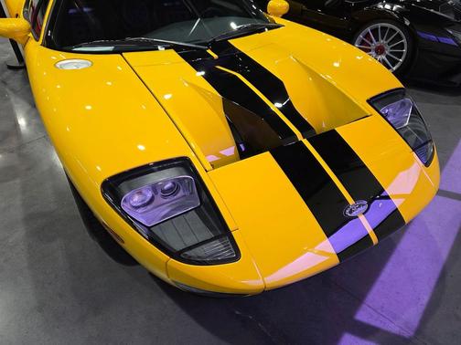 Speed Yellow Clearcoat 2005 Ford GT Base