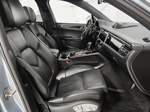 2024 Porsche Macan T