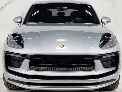 2024 Porsche Macan T