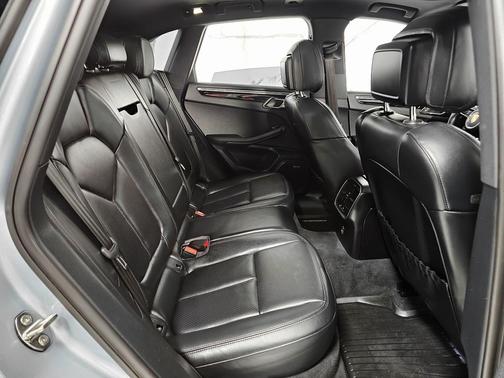 2024 Porsche Macan T