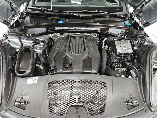 2024 Porsche Macan T