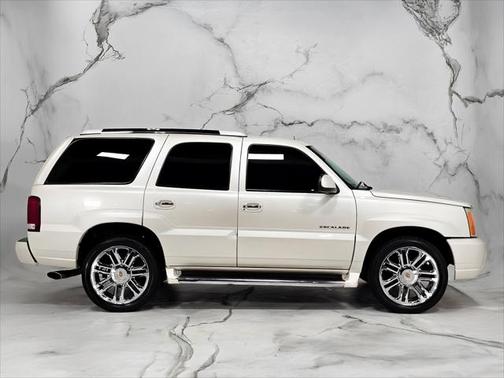 2002 Cadillac Escalade Base