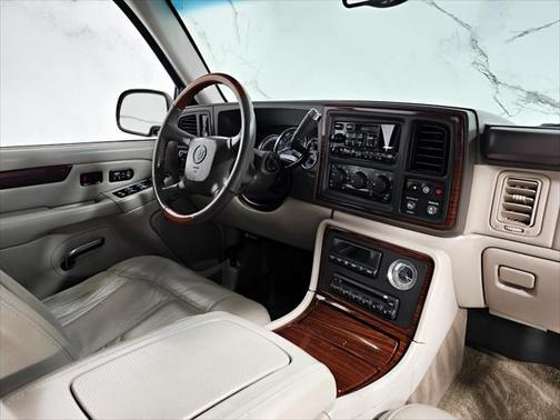 2002 Cadillac Escalade Base