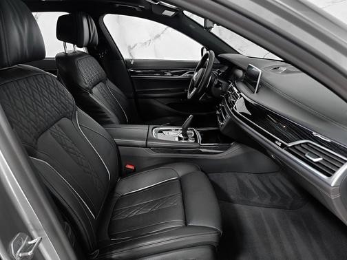 2022 BMW 750 i xDrive