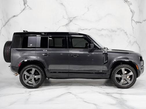 2023 Land Rover Defender 