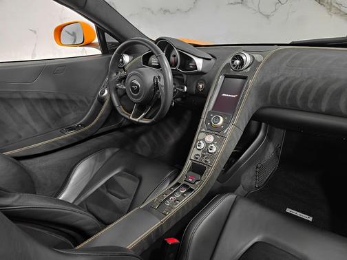 2015 McLaren 650S Base