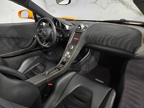2015 McLaren 650S Base