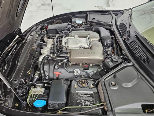 2006 Jaguar XKR Base