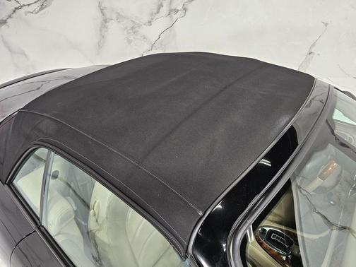 2006 Jaguar XKR Base