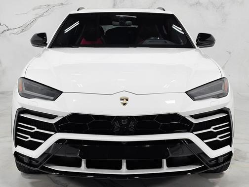 2019 Lamborghini Urus Base
